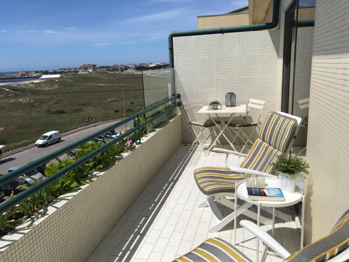Beachfront Apartment With Sea View Azurara Exteriör bild