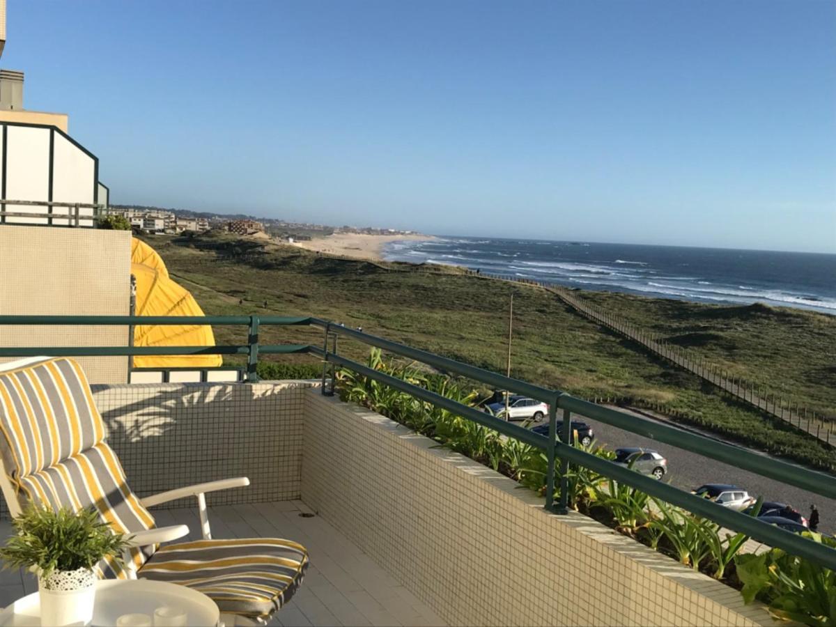 Beachfront Apartment With Sea View Azurara Exteriör bild