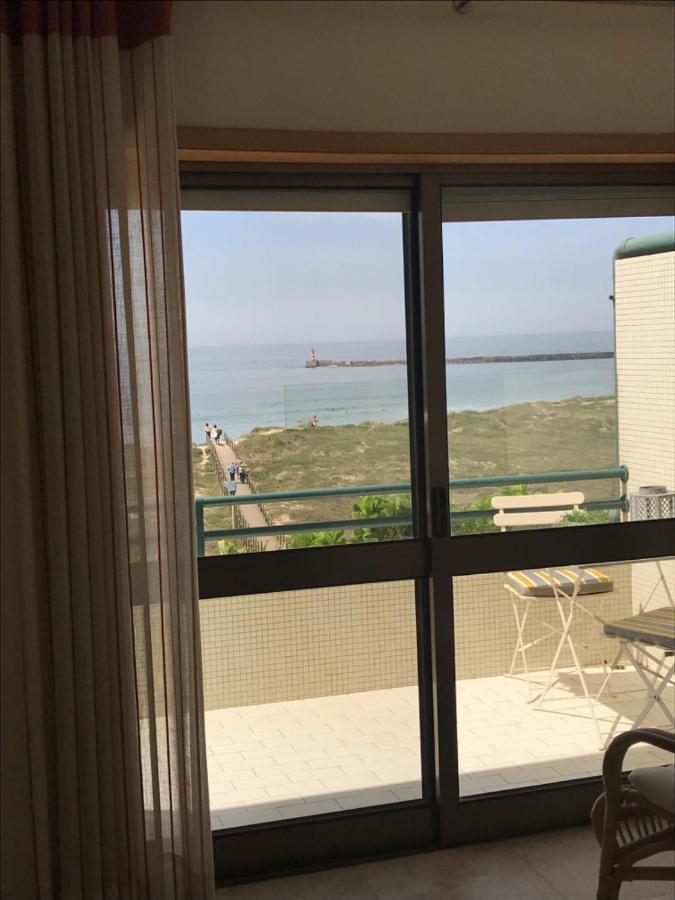 Beachfront Apartment With Sea View Azurara Exteriör bild